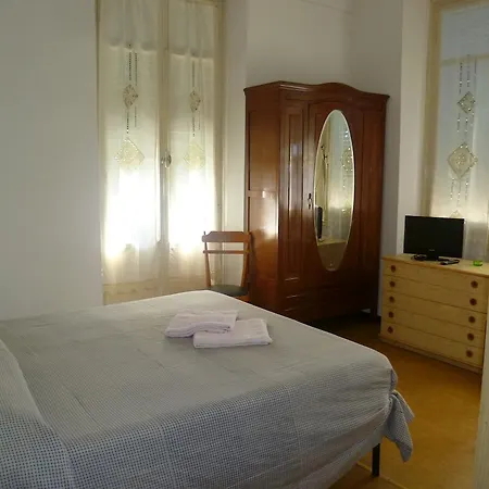 艾维斯酒店 酒店 *